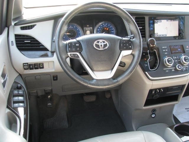 2015 Toyota Sienna L